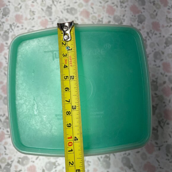 Set of 4 Tupperware square containers with 6 lids - Vintage - Picture 8 of 10